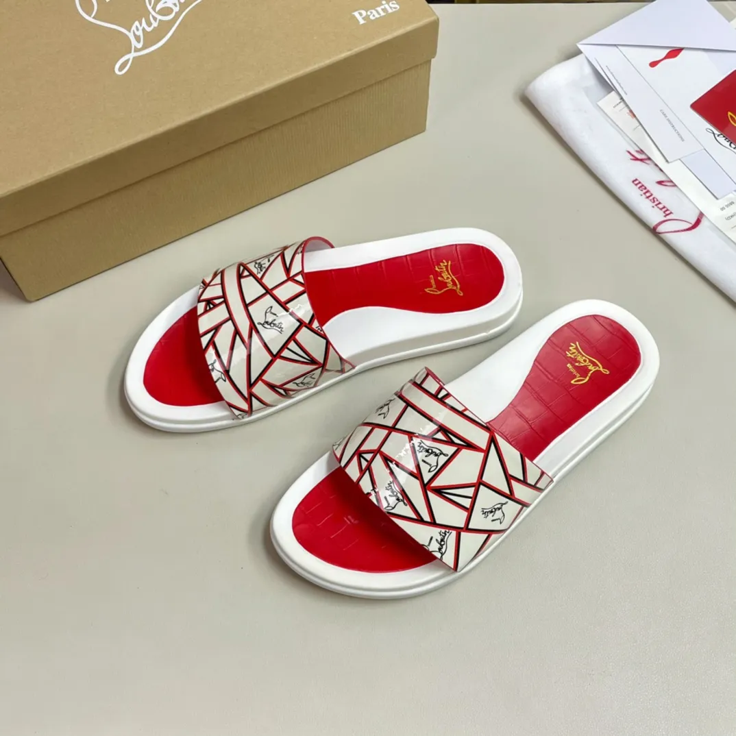 [CL red sole shoes] P: 300💰 size 38-45 Men's classic slippers, made on the official website 1:1, the original factory specializes in original materials ➖ OEM 3D printing pattern production ➖ Ultra-light non-slip outsole. Super fashionable and super comfortable, handsome on the feet, a must-have for men in summer! !